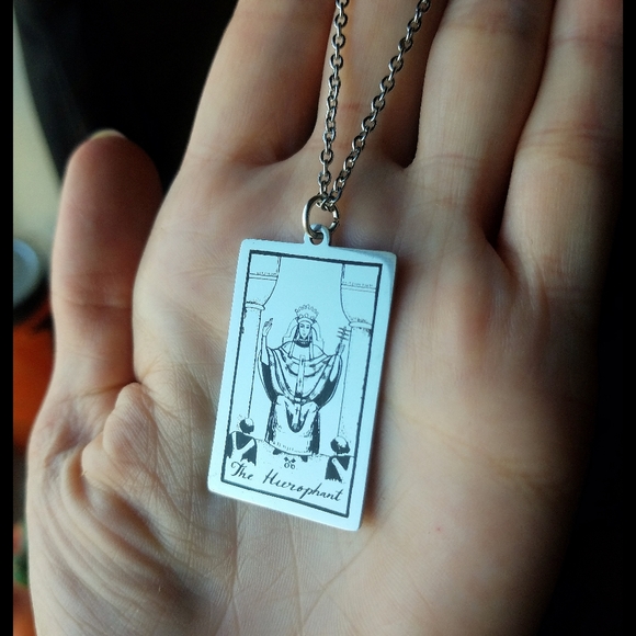 🖤 The Hierophant- Stainless Tarot Card Necklace - Picture 2 of 6
